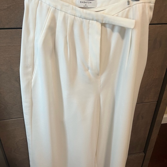 Size 0 Babaton white flowy capri pants - Picture 4 of 5